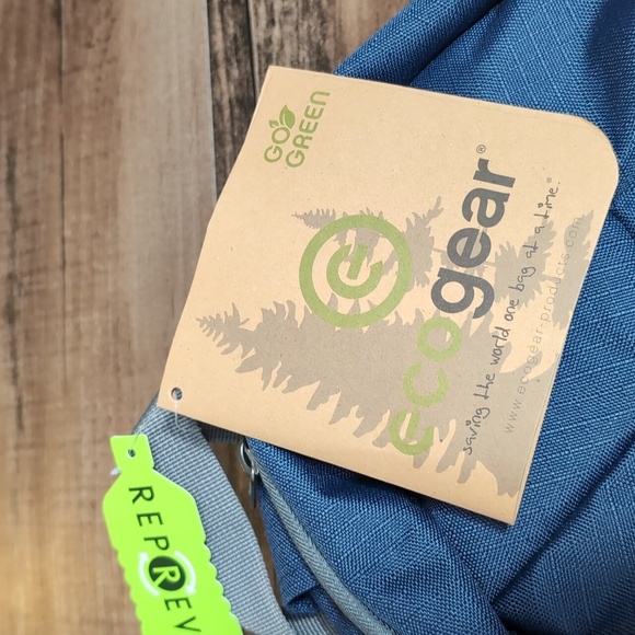 *NWT* ecogear Water Dog Hydration Pack in Navy and Black - Picture 2 of 9